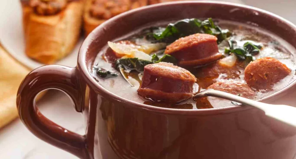 Receita de Caldo Verde com Linguiça Defumada